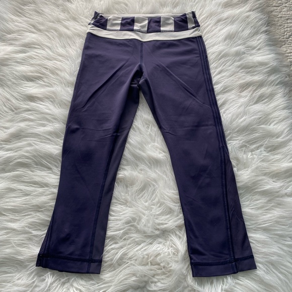 Lululemon Run: Inspire Crop II
Inkwell / Ocean Stripe Inkwell - Picture 6 of 10